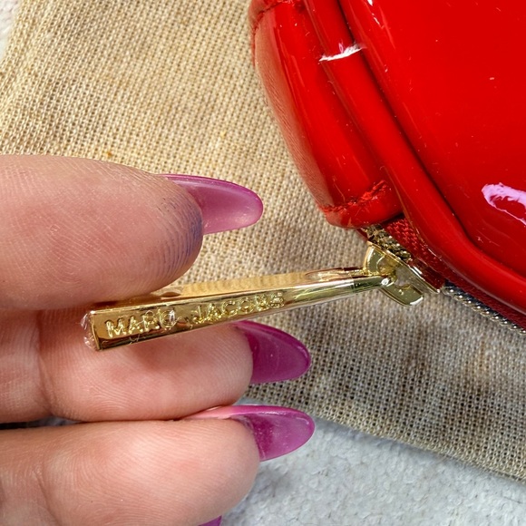 Marc Jacobs Mini Red Patent Leather Canteen Crossbody Bag. - Picture 3 of 6
